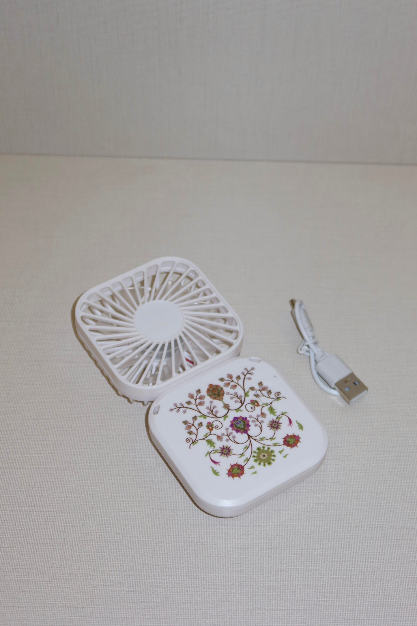 Vine Pocket Fan