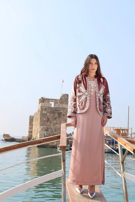 Dusty pink embroidered set