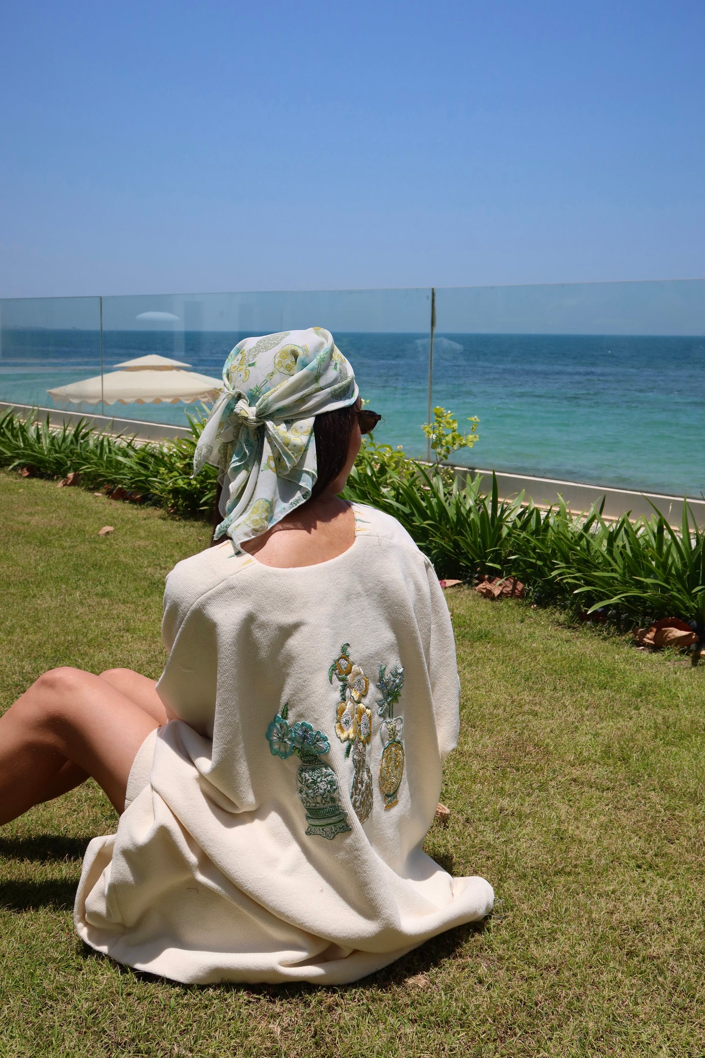 Vase Embroidered Towel set