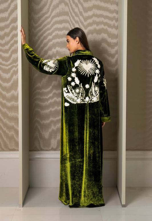 Green velvet embroidered dishdasha
